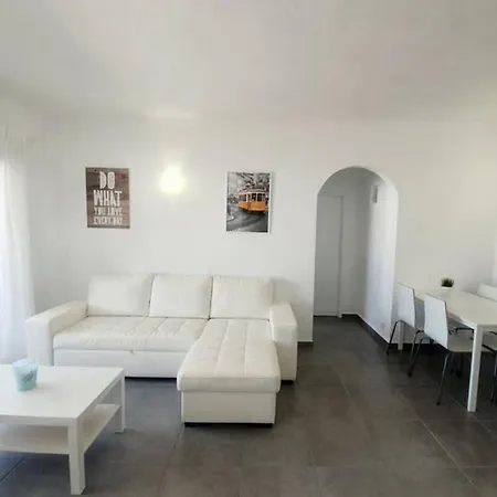 Old Town Apartment *